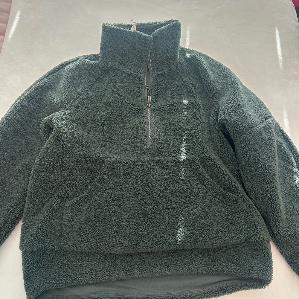 Lululemon Like New Size M/L Cozy Green Sherpa Pullover
